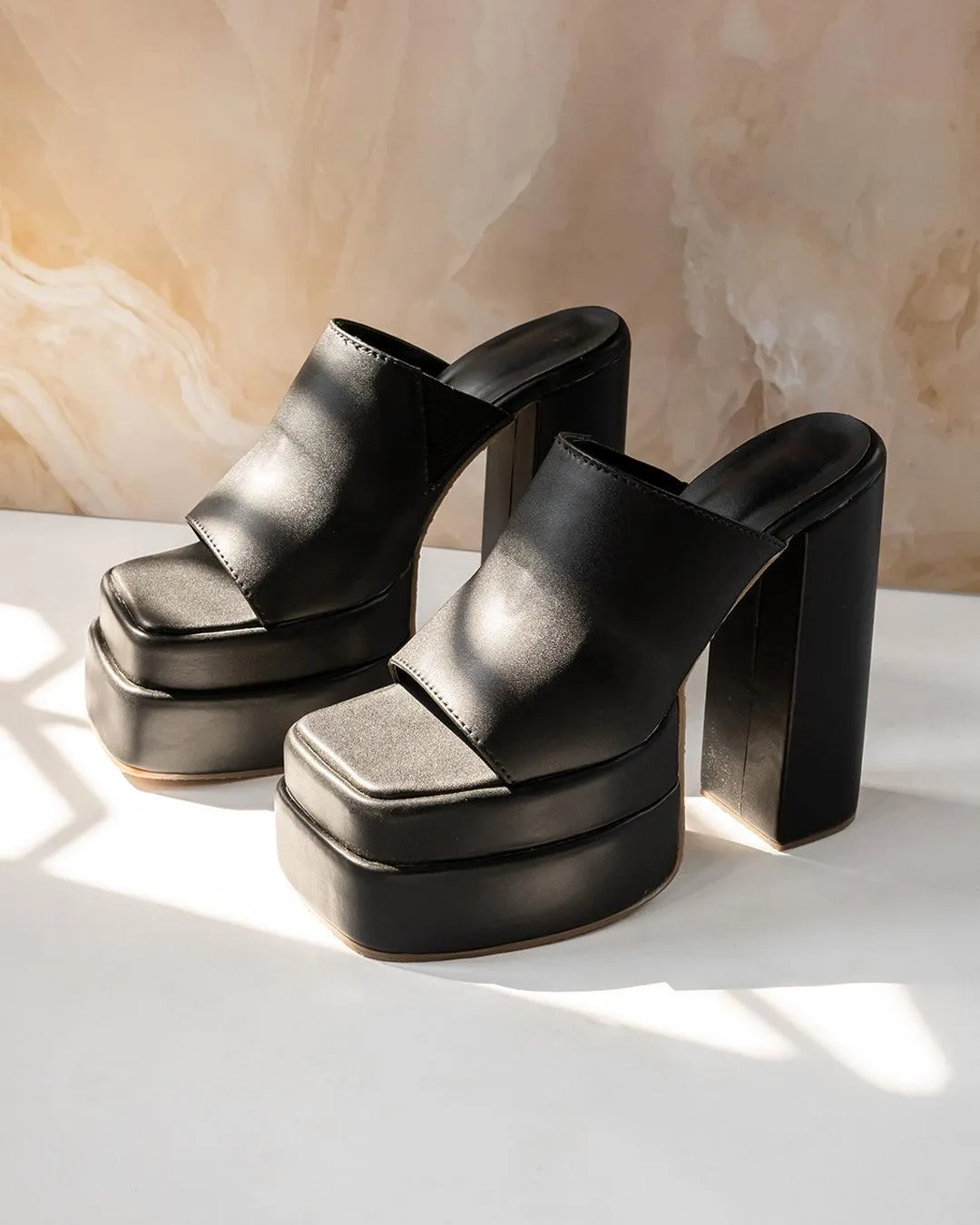 The Statement Heel Black