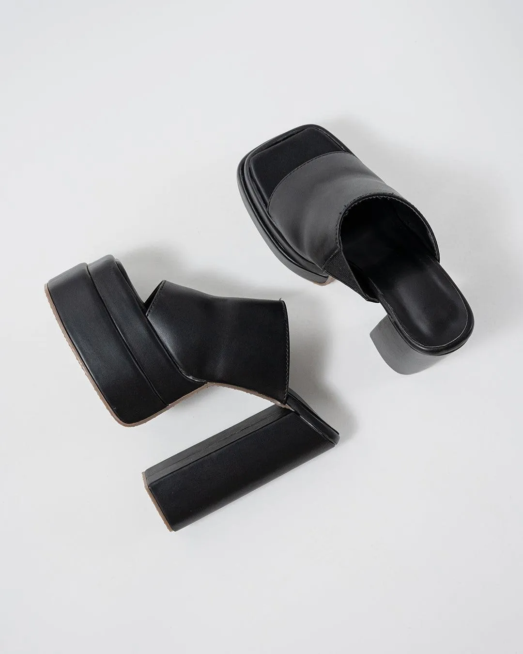 The Statement Heel Black