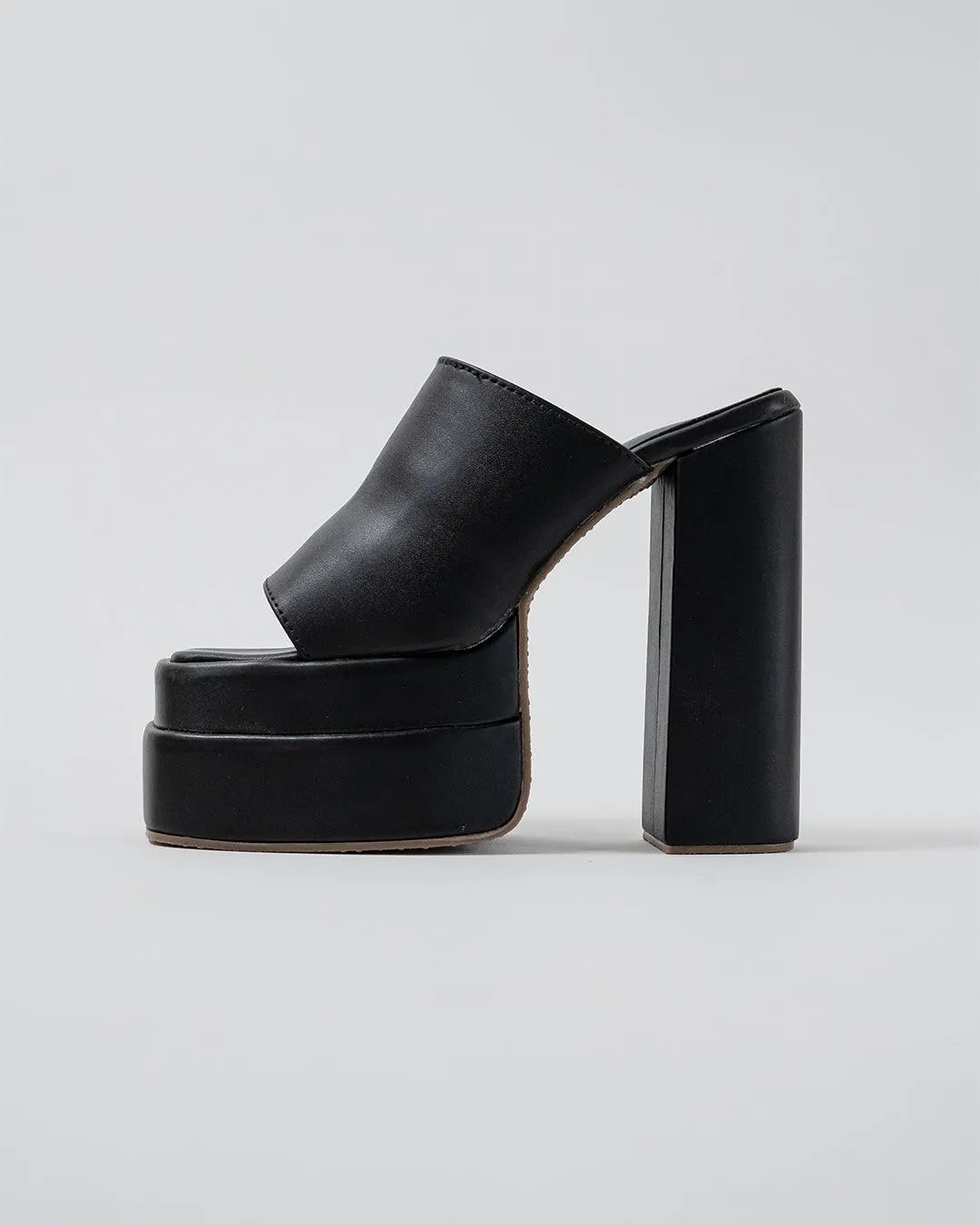 The Statement Heel Black